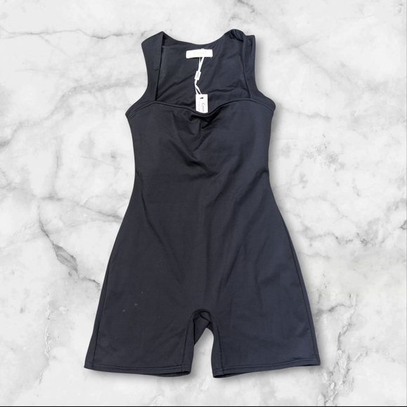 NWT Seamless BLACK Shapewear Bodysuit - Picture 1 of 9